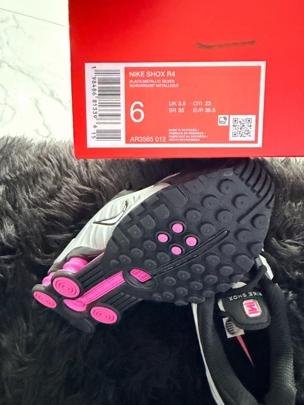 Nike Shox R4 - Picture 10 of 13